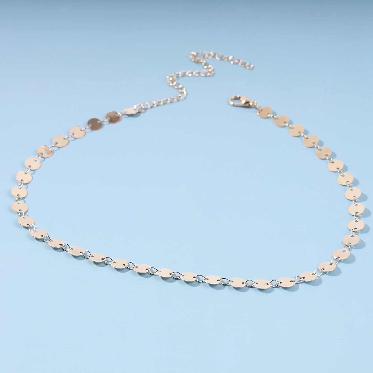 Boho Layered Satellite Disc Choker Necklace Gold Sequin Disc Chain Necklace Vintage Double Layer Necklace Short Collarbone Necklace Chain Jewelry for Women and Girls Gift