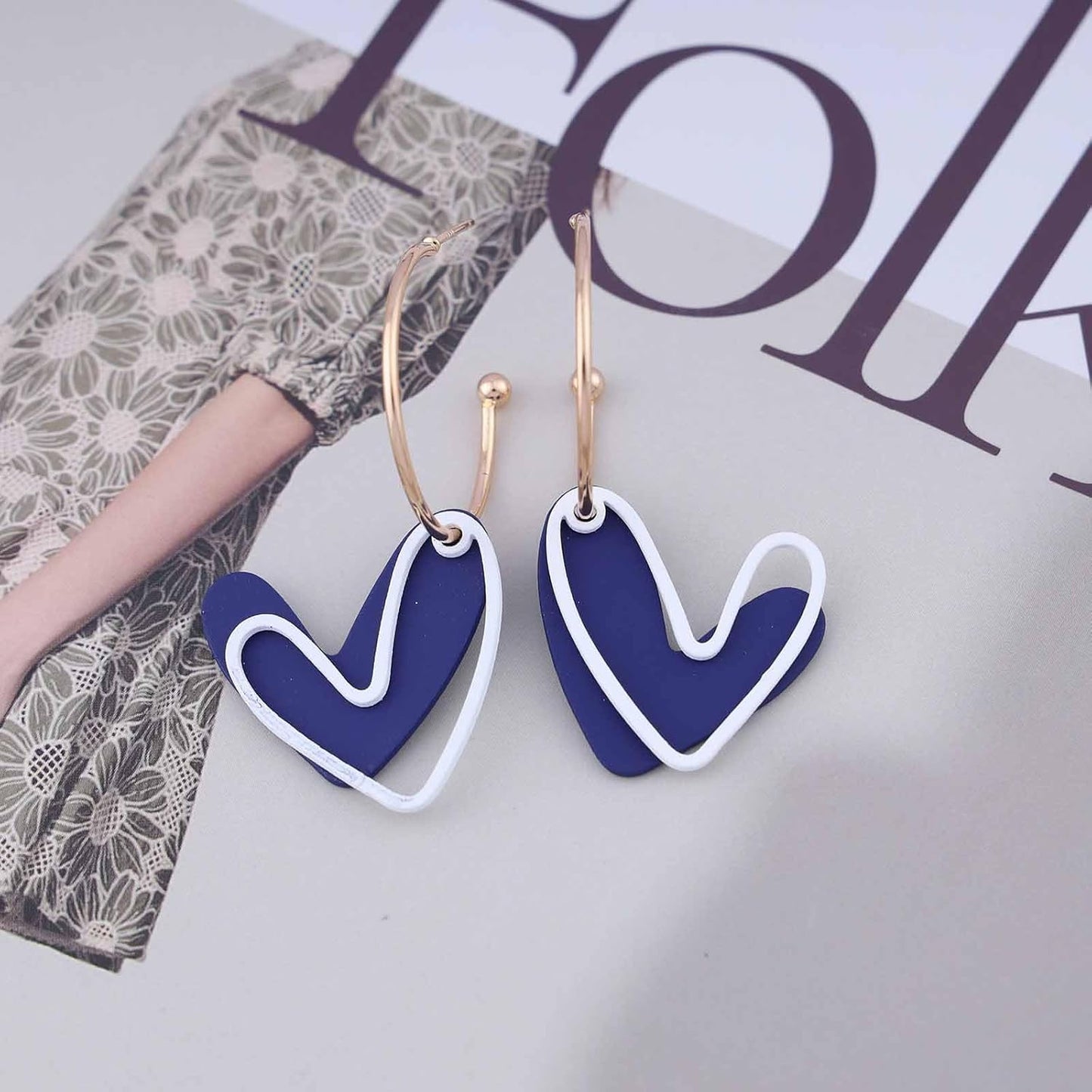Vintage Blue Heart Earrings Enamel Heart Drop Earrings Acrylic Love Heart Earrings C Shape Hoop Earrings Gold Open Circle Earrings Jewelry for Women