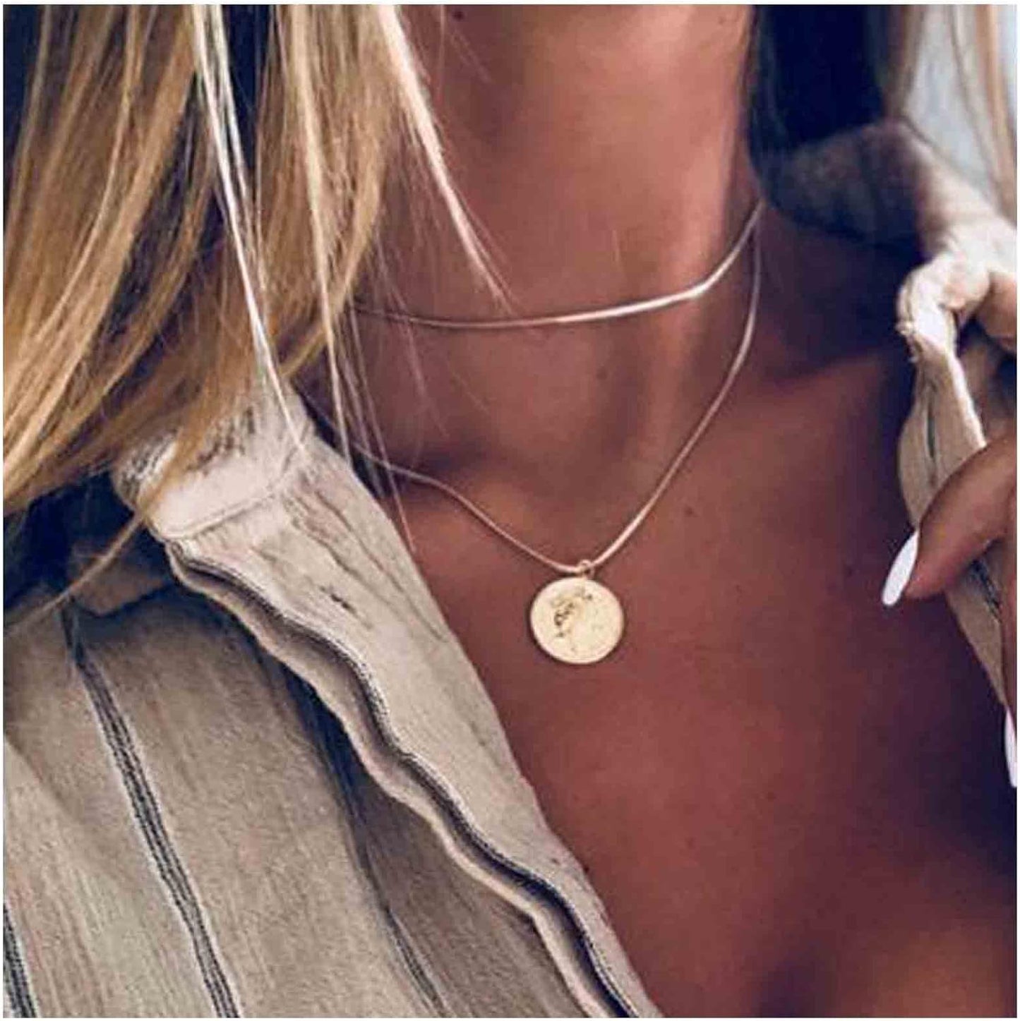 Boho Layered Coin Necklace Choker Gold Medallion Pendant Necklace Round Disc Necklace Vintage Snake Chain Necklace Jewelry for Women