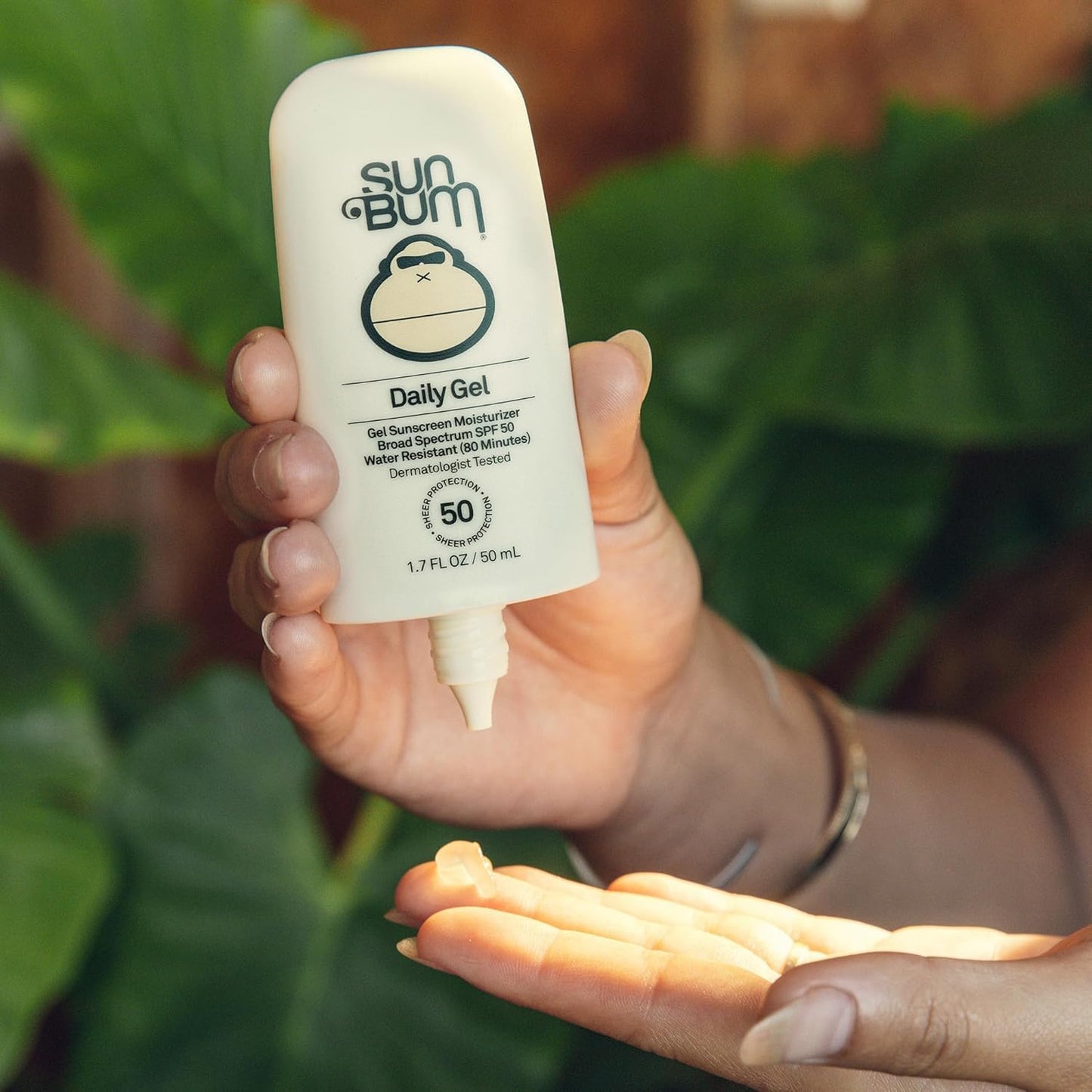 Sun Bum Daily SPF 50 Clear Gel Face Sunscreen - Broad Spectrum Moisturizing Facial Sunscreen with Vitamin E - Vegan and Hawaii 104 Act Compliant (Without Octinoxate & Oxybenzone) - Travel Size 1.7 oz