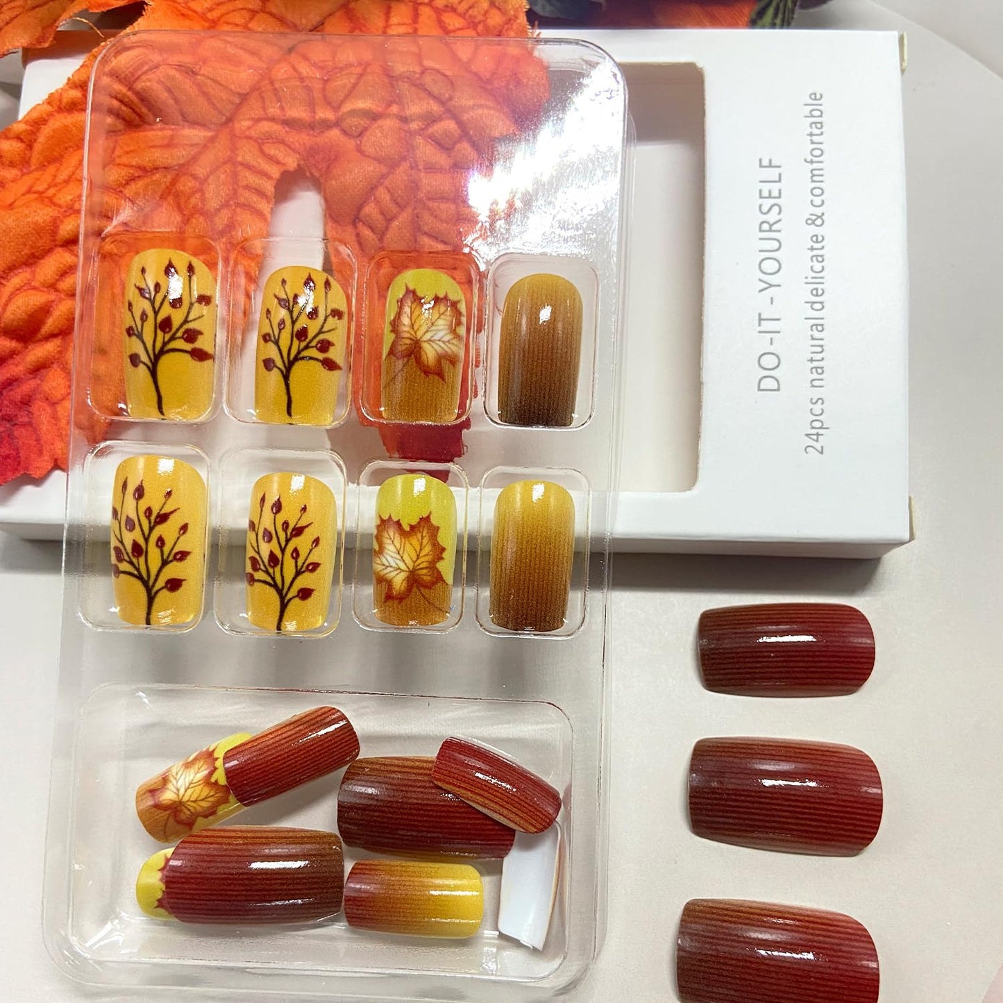 Brown Gradient Maple Leaf Press on Nails Medium Square Fall Fake Nails Thanksgiving Maple Leaves Glue on Nail Glossy Autumn Acrylic Stick on Nail for Women DIY Manicure