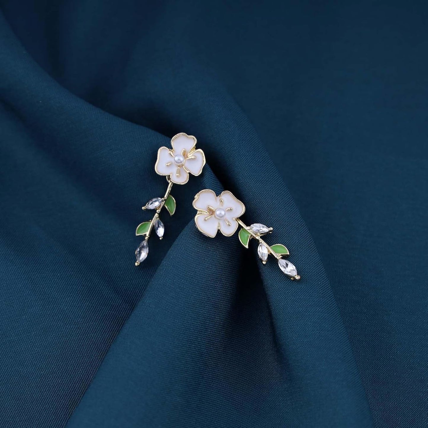 Vintage Pearl Flower Earrings Crystal Leaf Drop Earrings Gold Pearl Stud Earrings White Enamel Flower Earrings Jewelry for Women