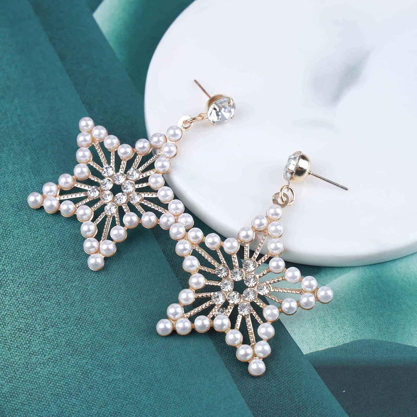 Vintage Pearl Star Drop Earrings Crystal Star Dangle Earrings Gold Rhinestone Stud Earrings Bohemian Large Star Statement Earrings Jewelry for Women and Girls Gifts