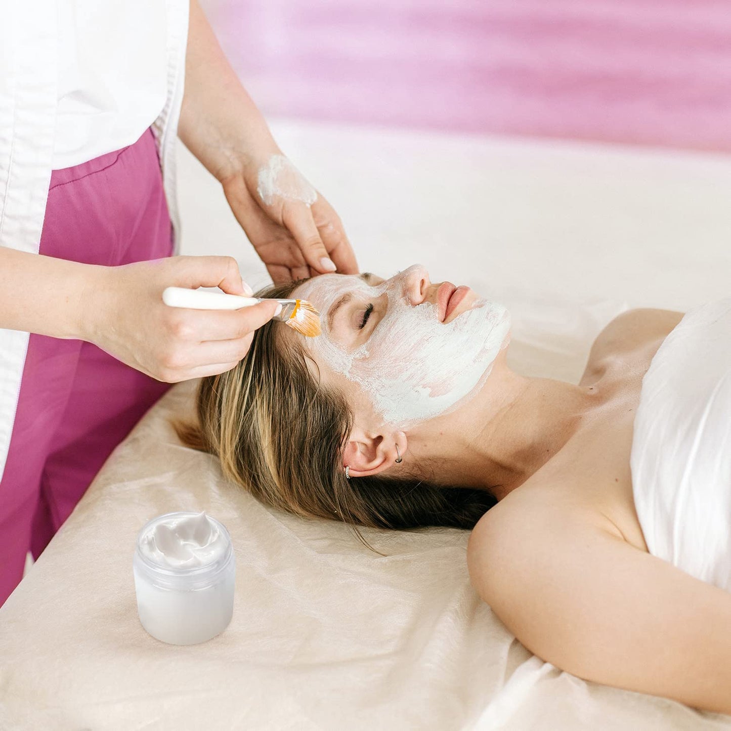 36 Pack 2 OZ Plastic Jars with Lids, BPA Free, Reusable, Refillable Transparent Cosmetic Containers for Bath Salts, Cosmetics, Powders, Beauty Product and Small Accessories