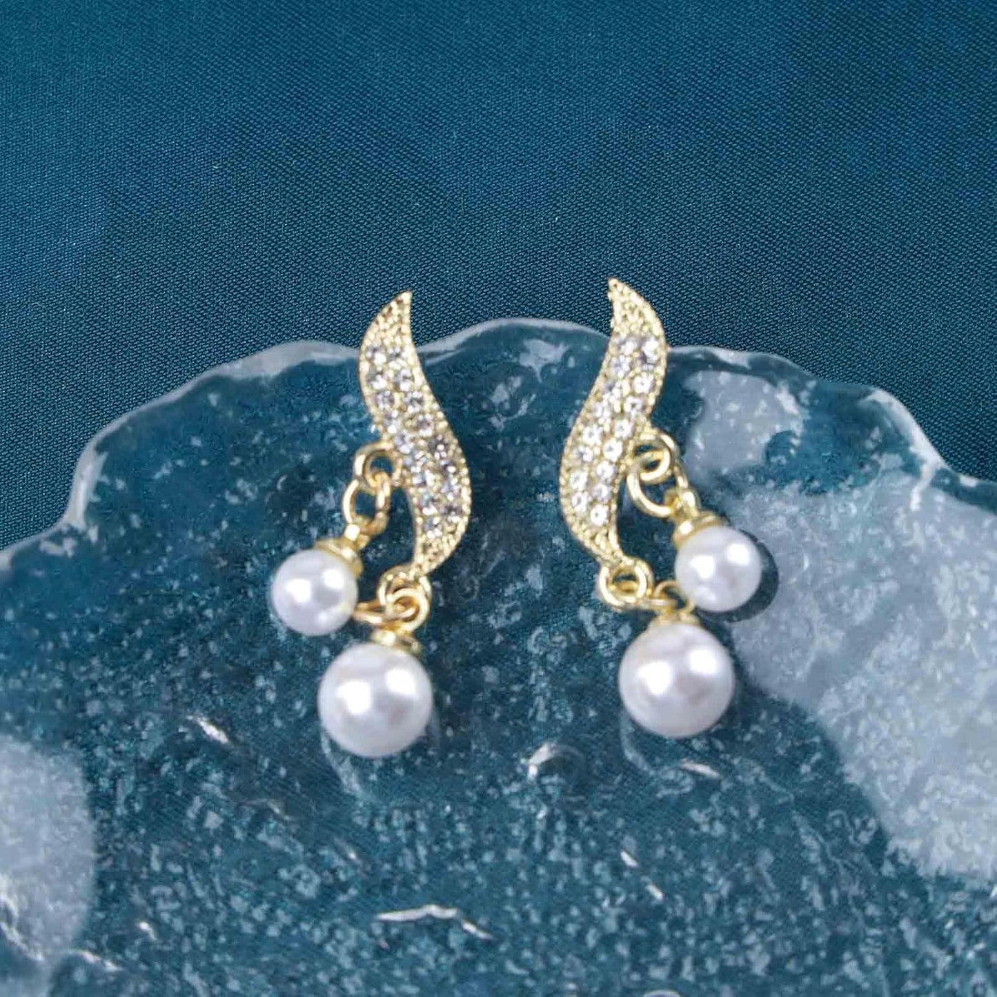 Vintage Crystal Pearl Drop Earrings Sparkly Leaf Earrings Rhinestone Pearl Dangle Earrings Gold Cz Spiral Leaf Earring Jewelry for Women