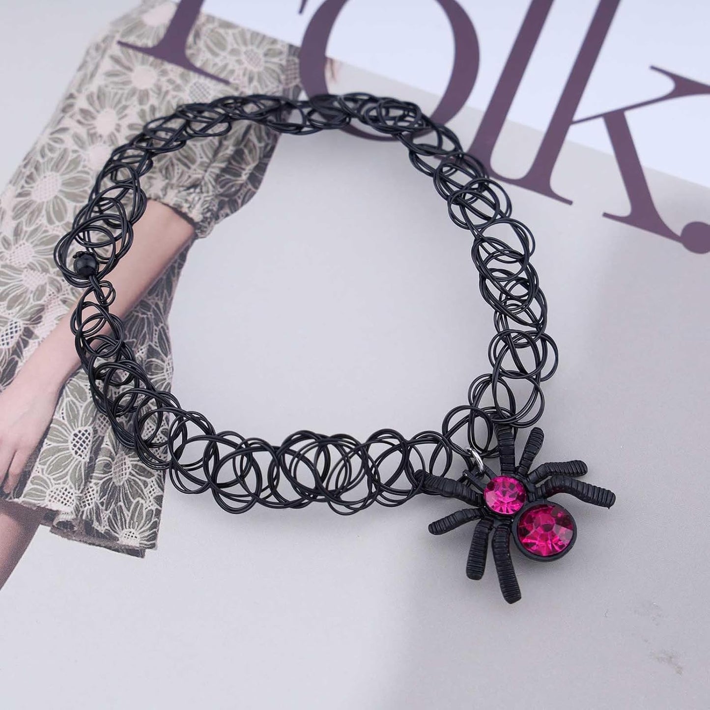 Black Velvet Choker Necklace Goth Balck Spider Dark Neckalce Punk Spider Velvet Suede Neckalce Dark Spider Pendant Necklace Jewelry for Women and Girls Gifts