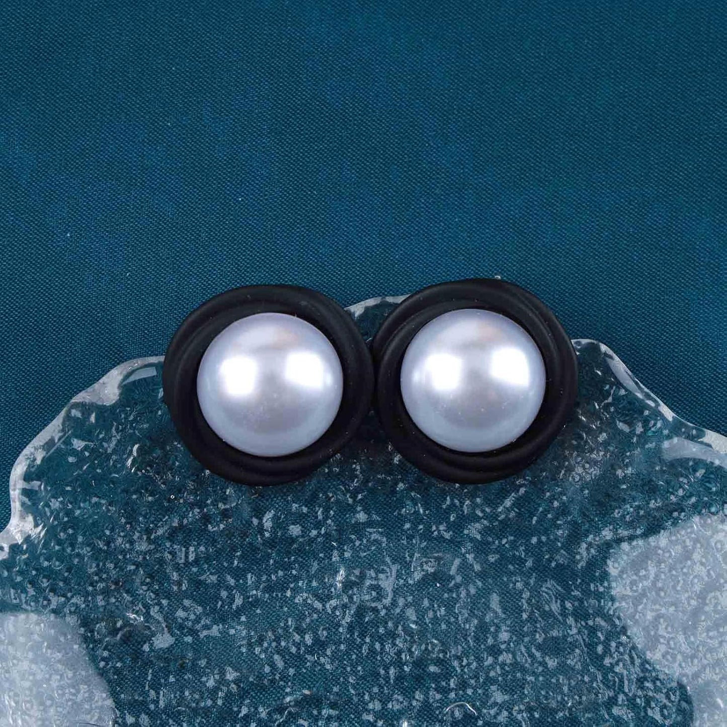 Vintage Mermaid Pearl Stud Earrings Half Pearl Earrings Black Enamel Circle Earrings Mermaid Stud Earrings Jewelry for Women and Girls